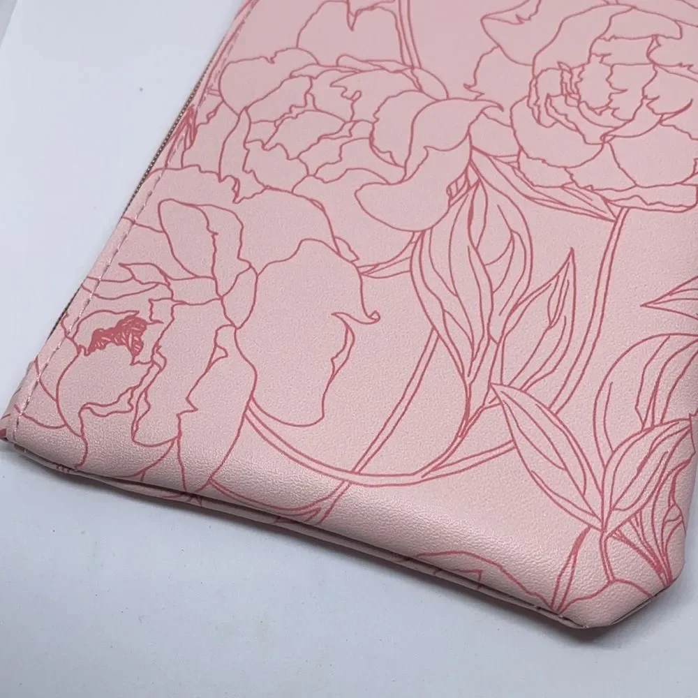 NWT Ipsy May’s bloom-studded Glam Bag